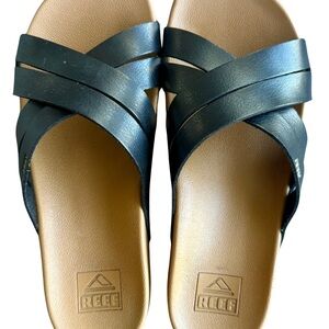 Reef Women's Black and Tan Sandals